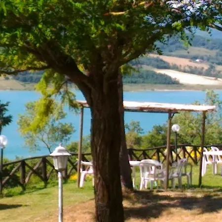 Agriturismo Calcinaia Sul Lago Lantgård