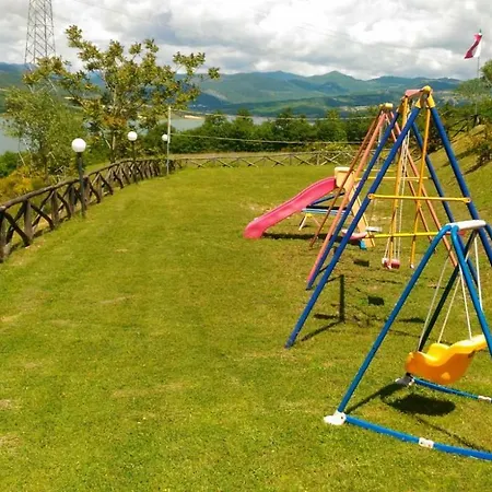 Agriturismo Calcinaia Sul Lago Фермерский дом
