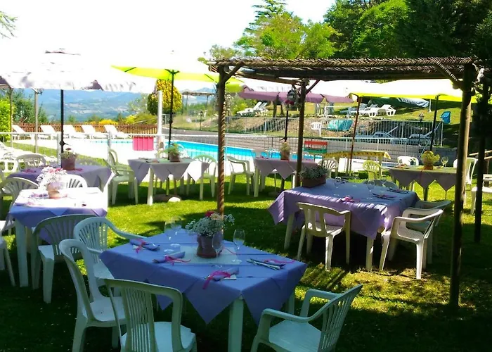 Agriturismo Calcinaia Sul Lago בית חווה